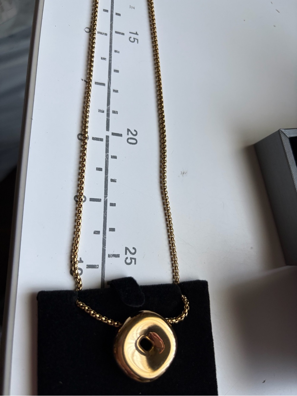 Gold Round Pendant Necklace - Elegant Women’s Jewelry - Picture 2 of 4